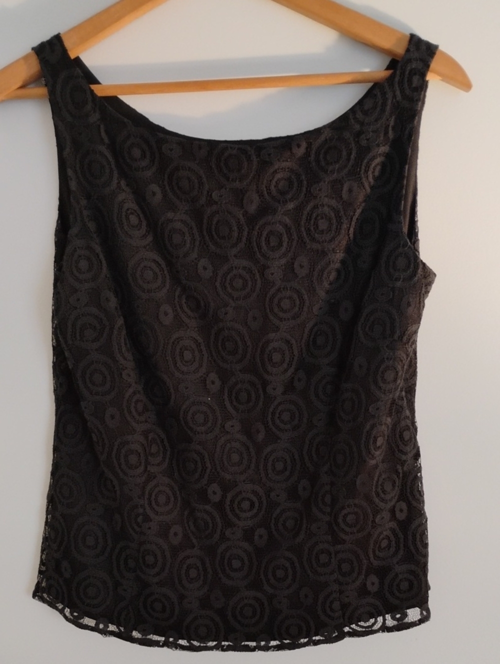 Ellen Tracy Black Lace Geometric Circular Tank Blouse Lined Shell EUC - Size 8